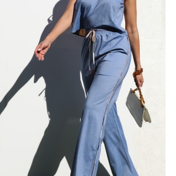 Effortless Edge Two-Piece Set - Picture 4 of 7